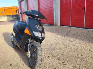 APRILIA SR 50 OLD SITO FAHRBEREIT 25 + 50 PAPIERE