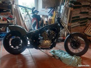 VEND OU ÉCHANGE DEUX 600 SHADOW