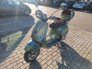 ② VESPA LVX 125