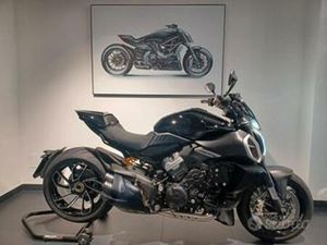 DUCATI DIAVEL V4