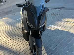 YAMAHA X-MAX 300 →