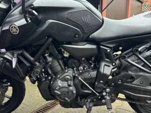 YAMAHA MT-07 AKRAPOVIC | DROSSEL VORHANDEN | UMBAUTEN