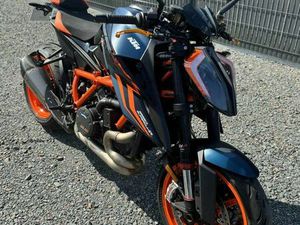 KTM 1290 SUPER DUKE R