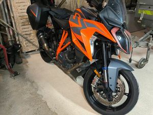 SUPERDUKE 1290 GT KTM