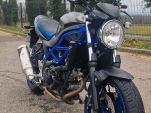 SUZUKI SV 650 A2 2020 – 13 000 KM – TRÈS BON ÉTAT