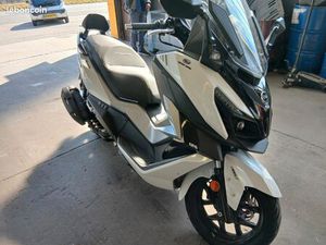 SCOOTER SYM CRUISIM EN SUPER ÉTAT