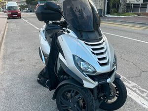 PEUGEOT METROPOLIS 400