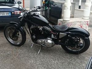 HARLEY 883 CUSTOM VENTE OU ÉCHANGE