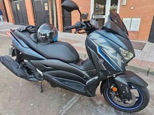 YAMAHA - XMAX TECH MAX