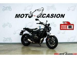 YAMAHA - XSR700