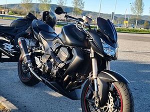 KAWASAKI Z750R BLACK EDITION