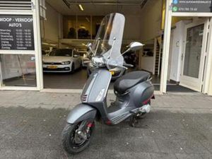 VESPA SPRINT 50 BJ 2023 GEEL KENTEKEN — SCOOTERS | VESPA — MARKTPLAATS