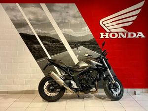 ② HONDA CB1000 HORNET (ANNÉE DE CONSTRUCTION 2025)