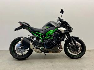KAWASAKI Z900 • 2025