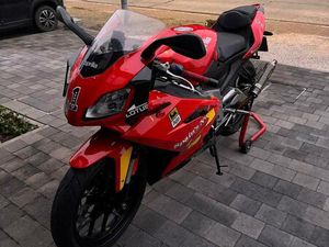 ② APRILIA RS125 2T 2013