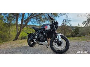 TRIUMPH TRIDENT TRIPLE 660 TRIBUTE (SÉRIE LIMITÉE)