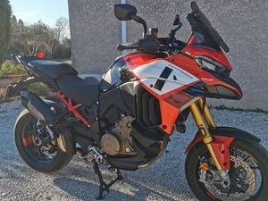 DUCATI PIKES PEAK V4