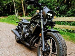 HONDA CMX 500 REBEL, VIEL ZUBEHÖR, ARROW AUSPUFF