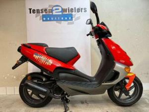 APRILIA SR WWW 50 45KM SCHUURVONDST — SCOOTERS | APRILIA — MARKTPLAATS