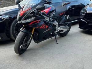 APRILIA RSV4 →