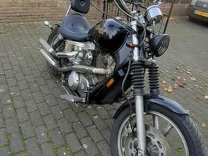 AANGEBODEN: HONDA SHADOW VT1100 1993 — MOTOREN | HONDA — MARKTPLAATS
