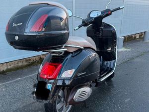 SCOOTER PIAGGIO VESPA GTS 125