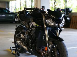 TRIUMPH STREET TRIPLE 765 RS 2025 4650 KMS