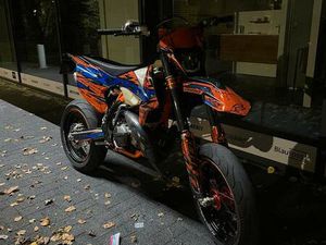 ② KTM EXC 250