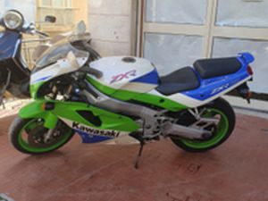 KAWASAKI ZXR 750