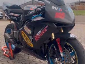 HONDA CBR 600RR PC37 / RENNSTRECKE / RENNMOTORRAD