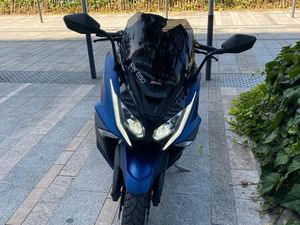 KYMCO AK550 5100KM■5100KM■PREMIÈRE MAIN■BULLE BASSE MONTÉE ■BULLE D’ORIGINE VENDU AVEC■BATTERIE AU LITHIUM■POIGNÉE CHAUFFANTE■SUPPORT TELEPHONE TIGRA SPORT■RÉVI