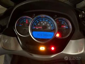 MP3 300 YOURBAN 2011