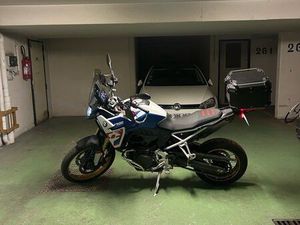BMW F900 GS