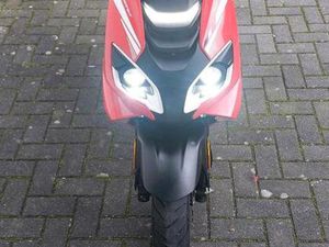 ROLLER PEUGEOT SPEEDFIGHT 4 125 CCM MOTORROLLER