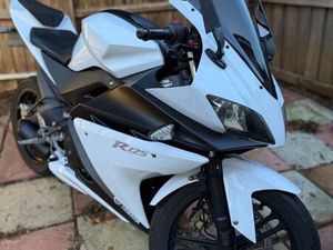 YAMAHA YZR R125 8K MILES - 2009 GEN 1