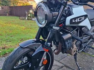 HUSQVARNA VITPILEN 401 2025 WITH £1,000 OF EXTRAS