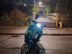 PIAGGIO VESPA PRIMAVERA 50 CC 4T //2022//45ER PAPIERE