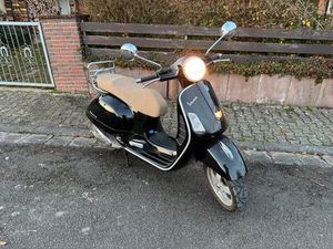 VESPA GTS 250 SCHWARZ