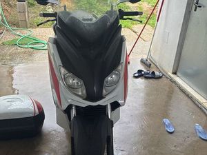 XMAX 250 CC NADA A FAZER RECEN REVISADA , POTENTE E ECONOMICA ALBUFEIRA E OLHOS DE ÁGUA