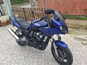 YAMAHA FAZER FZS 600 25KW TORRES VEDRAS (SÃO PEDRO, SANTIAGO, SANTA MARIA DO CASTELO E SÃO MIGUEL) E MATACÃES