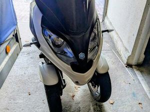 PIAGGIO MP3 BJ. 2019