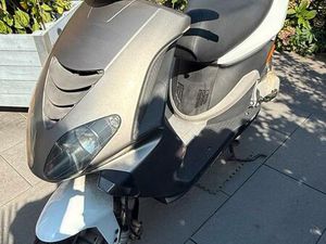 PIAGGIO NRG POWER 70 CCM ROLLER -