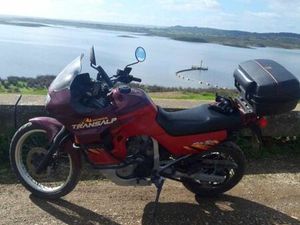 MOTA PRONTA A ROLAR, SEM NADA A APONTAR DENTRO DO USO DIÁRIOS CASTRO VERDE E CASÉVEL