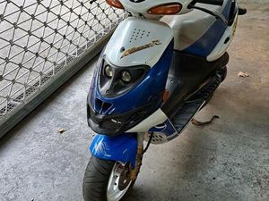 SUZUKI KATANA AY50 WASSERGEKULT 2 TAKT