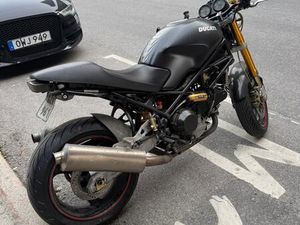 DUCATI MONSTER 900