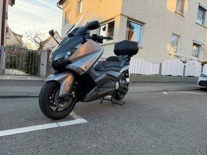 YAMAHA T-MAX 530