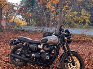 ② TRIUMPH BONNEVILLE T120 BLACK END 2024