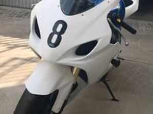 SUZUKI GSX R 600 PRONTO PISTA