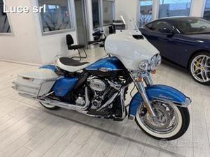 HARLEY DAVIDSON ELECTRA GLIDE REVIVAL