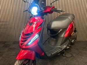 PIAGGIO ZIP 4T 3V BROM 2021 FULL OPTION CANDY RED — SCOOTERS | PIAGGIO — MARKTPLAATS